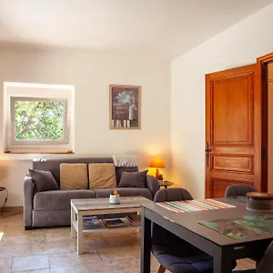 Appartement Somptueux Avec Jardin, Cassis